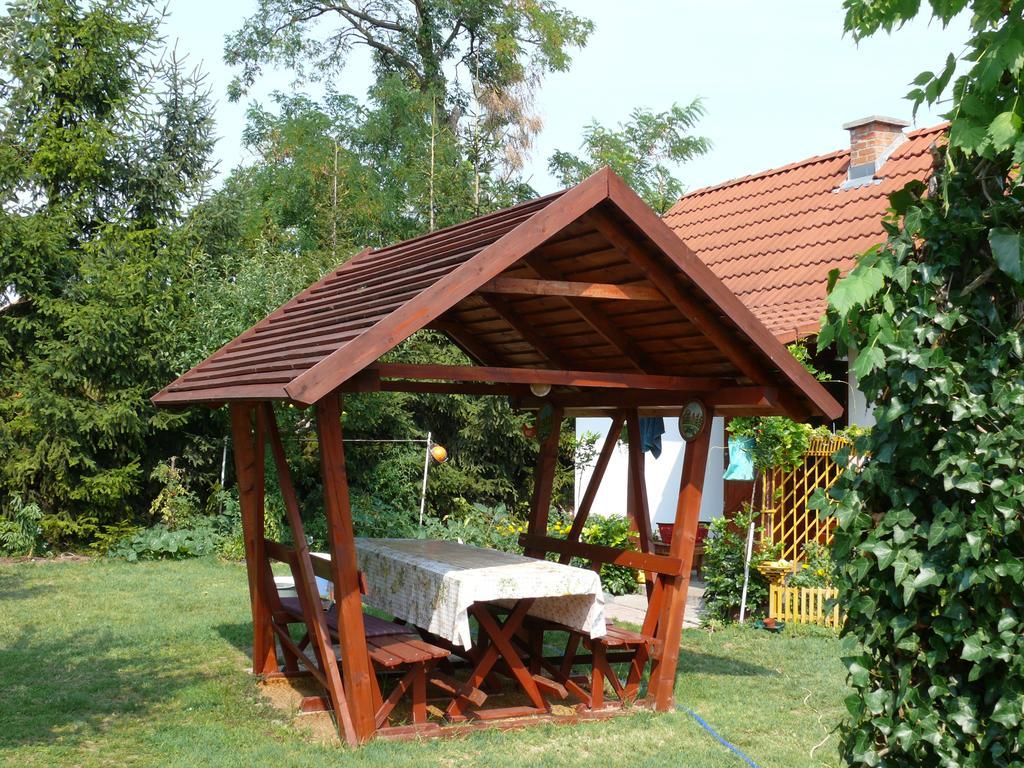 Familia Nyaralo 117 Villa Balatonmáriafürdő Екстериор снимка
