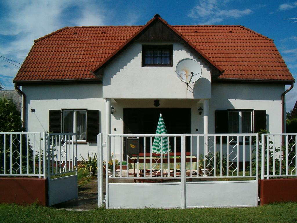 Familia Nyaralo 117 Villa Balatonmáriafürdő Екстериор снимка